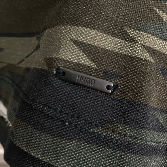 Hugo Boss Polo Shirt Size Medium - Picture 5 of 11